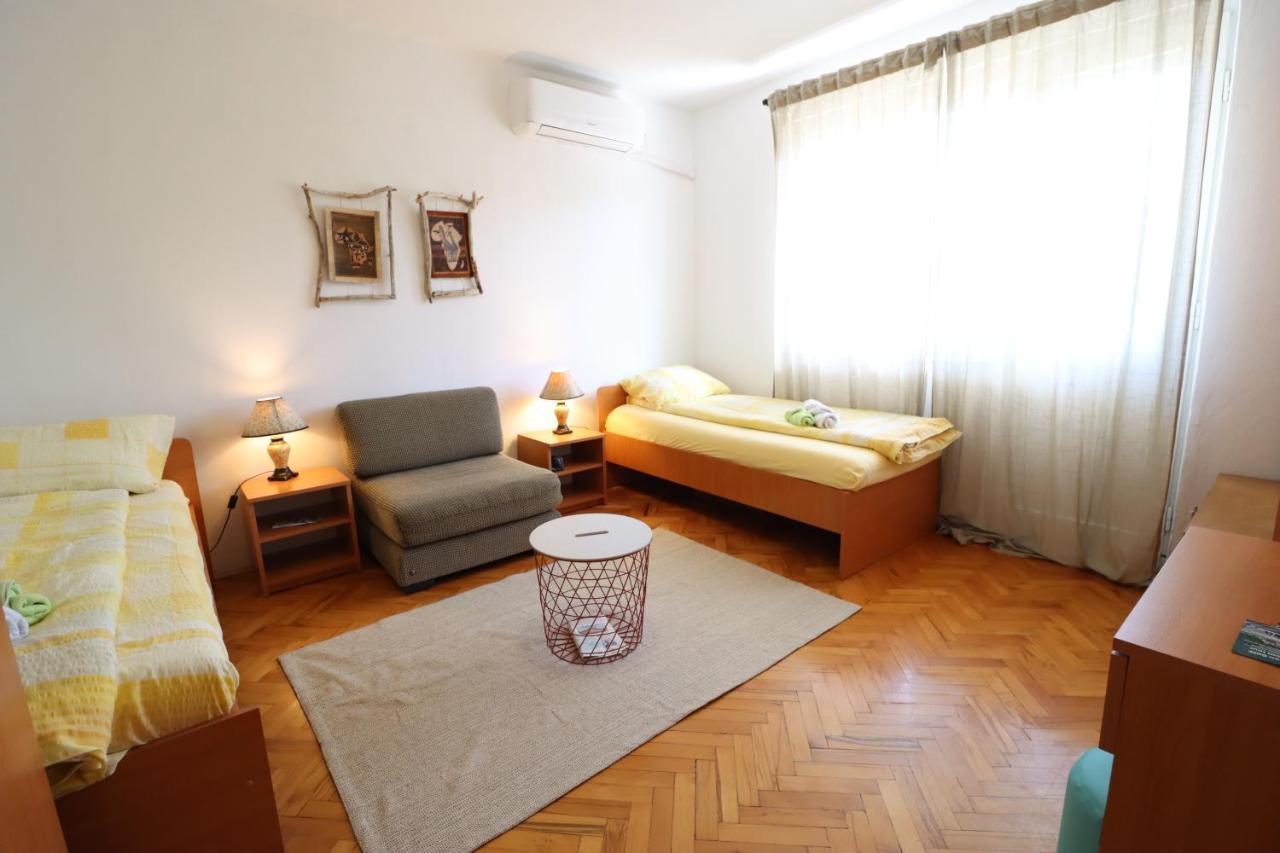 Apartamento Faris Donji Milanovac Exterior foto